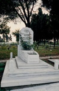 Mehmet Âkif'in Edirnekapı Şehitliğindeki Yeni Mezarı (TDV İslam Ansiklopedisi)